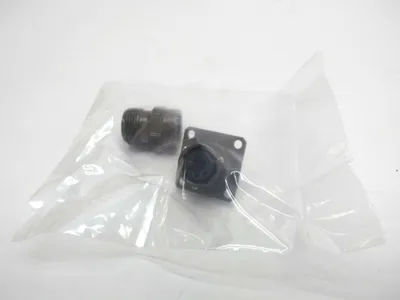 NEW AMPHENOL CIRCULAR MIL SPEC CONNECTOR 5P SZ 10 WALL MOUNT RE