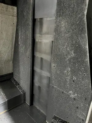 USED 2010 HYUNDAI WIA KH1000