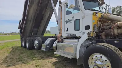 USED 2012 PETERBILT 386