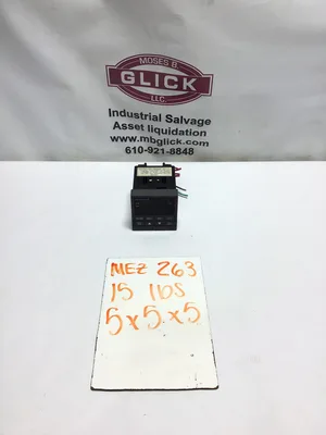 USED HONEYWELL ⚙️ MODEL: DC200H-2-200-1F0000-0 — PART OF THE TRUSTED UDC200 SERIES KNOWN FOR COMPACT PERFORMANCE.