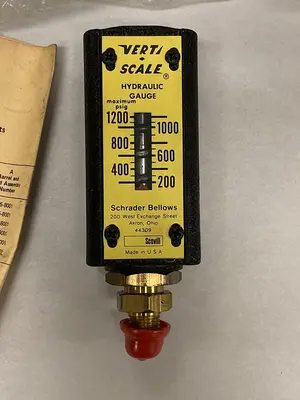 New | in-Stock SCHRADER BELLOWS HYDRAULIC GAUGE Universal Pressure Meters Ohio US | Surplus Asset Holdings #1247046