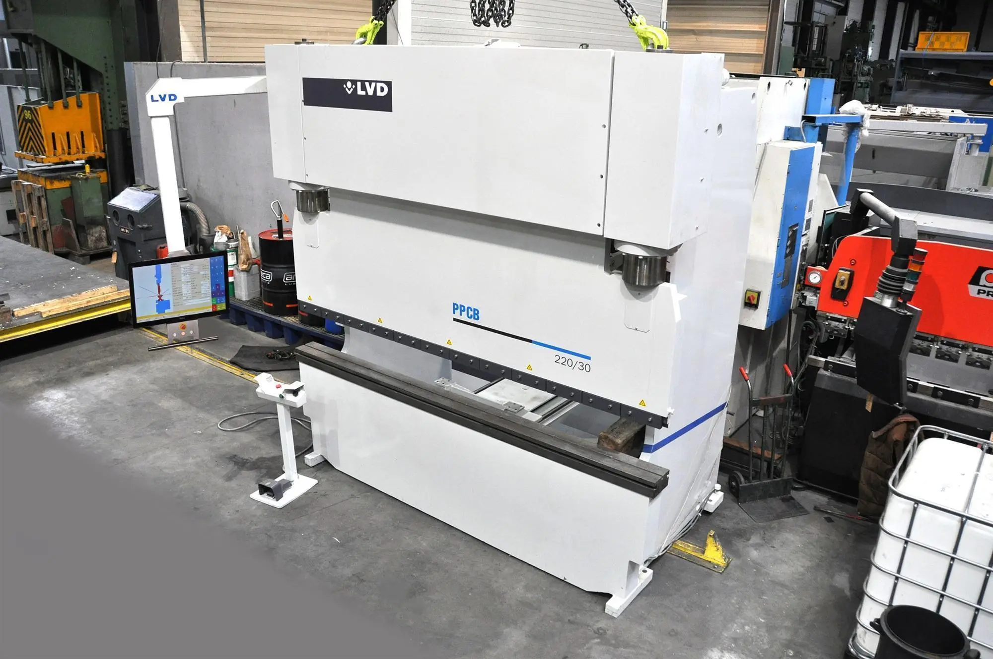 USED LVD PPCB 220 TON X 3100 MM CNC