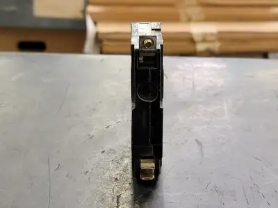 40 Amp, 1 Pole, 120/240 volts Circuit Breaker