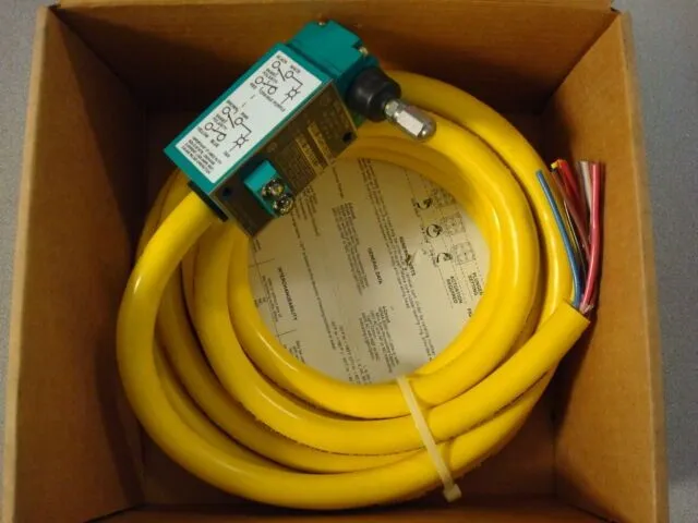 Allen Bradley 802M-CAFTY16NF Pre-Wired Limit Switch New NIB