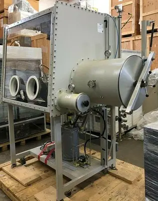 MBRAUN GLOVE BOX