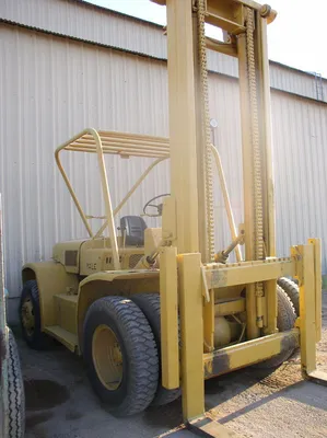 20,000 lb. Yale Forklift; Pneumatic Tires; V-8 Gas/Propane Engine