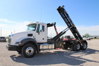 New | in-Stock 2025 MACK GRANITE 64BR Rolloff Trucks Texas US | Roll Off Truck World #1491919