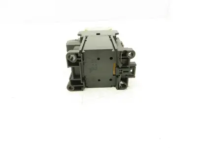 Fuji Electric SZ-A40 | SC-0/G Motor Starter 5Hp 600V 3Ph Coil 24VDC Lot of 5