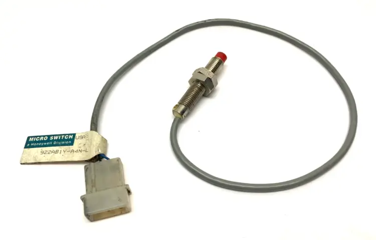 Used Micro Switch 922AB1Y-A4N-L Proximity Sensors Michigan US | Maverick Industrial Sales #1389601