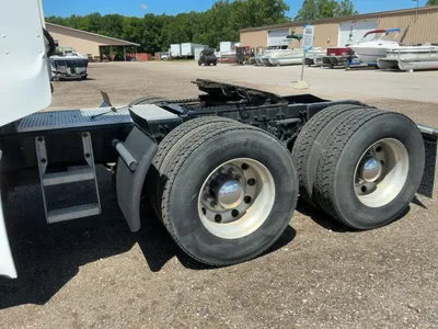 USED 2011 PETERBILT 386