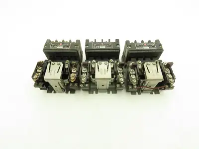 General Electric 101JL AC Motor Starter 7.5Hp 600VAC 3Ph 110V Coil Lot of 3
