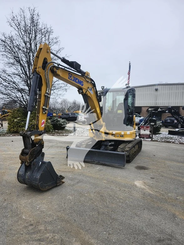 USED 2021 XCMG XE55U