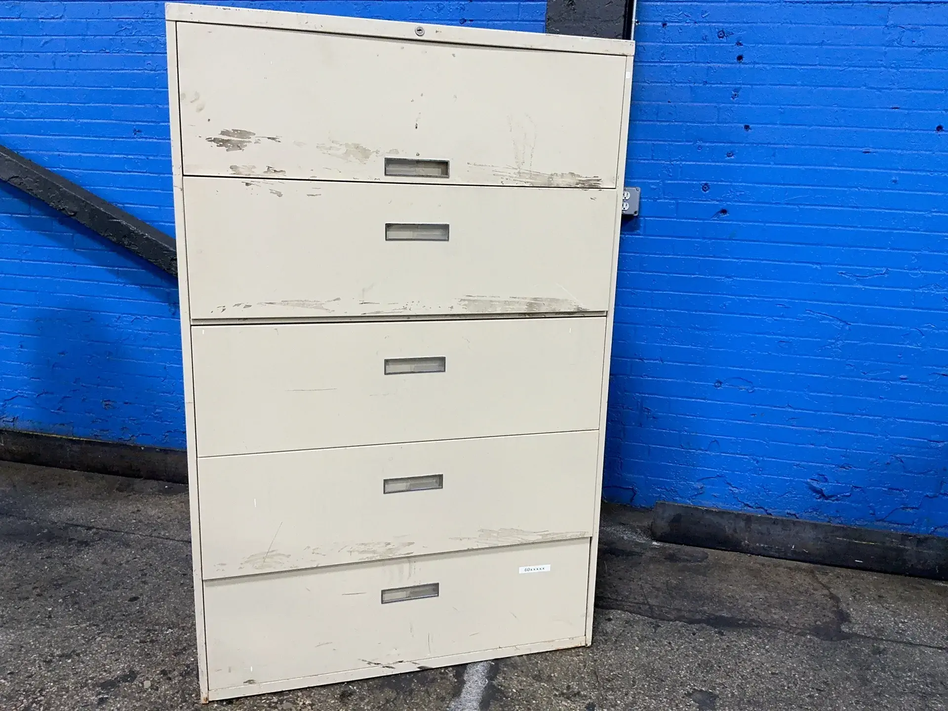 Used _UNKNOWN_ _UNKNOWN_ Cabinets Ohio US | HGR 24 #1413234