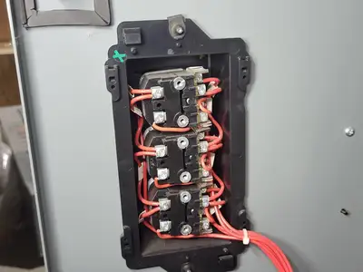 NEW ALLEN-BRADLEY 20BE032A0AYNAND0