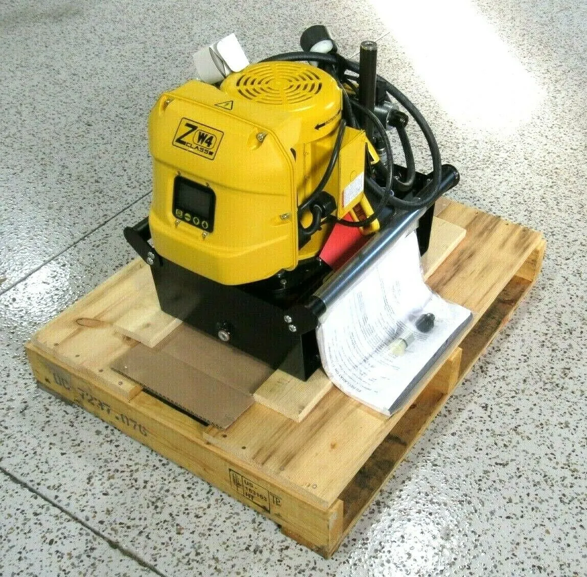 NEW ENERPAC ZW4410FG-FT HYDRAULIC WORK HOLDING PUMP 5000PSI ZW4410FGFT