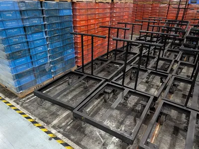 (18) Rolling Material Carts
