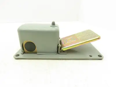 Square D CG-2 Foot Switch Class 9002