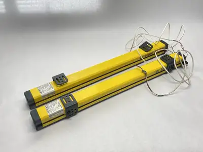 Used Leuze COMPACT Safety Light Curtain Receiver And Transmitter Light Curtains & Grids Michigan US | Maverick Industrial Sales #1400822