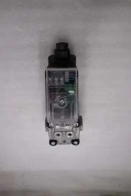 Kromschroder VAS115R/NQSR  GAS SOLENOID VALVE 88000100 NEW NO BOX STOCK H1114