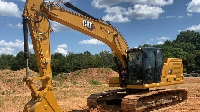 USED 2023 Caterpillar 320