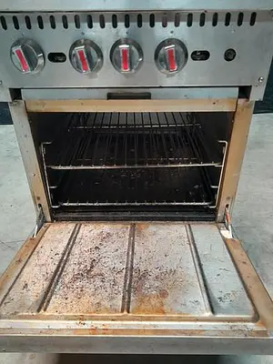 USED CPG S24-N; 24" GAS RANGE W/ OVEN