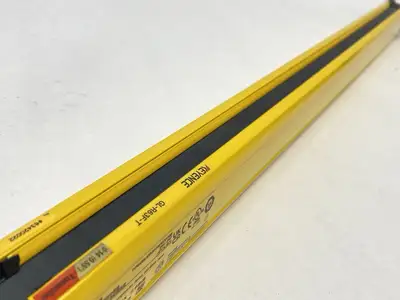 Used KEYENCE Safety Light Curtain Main Unit Finger-Protection Type 63 Axes Light Curtains & Grids Michigan US | Maverick Industrial Sales #1392501