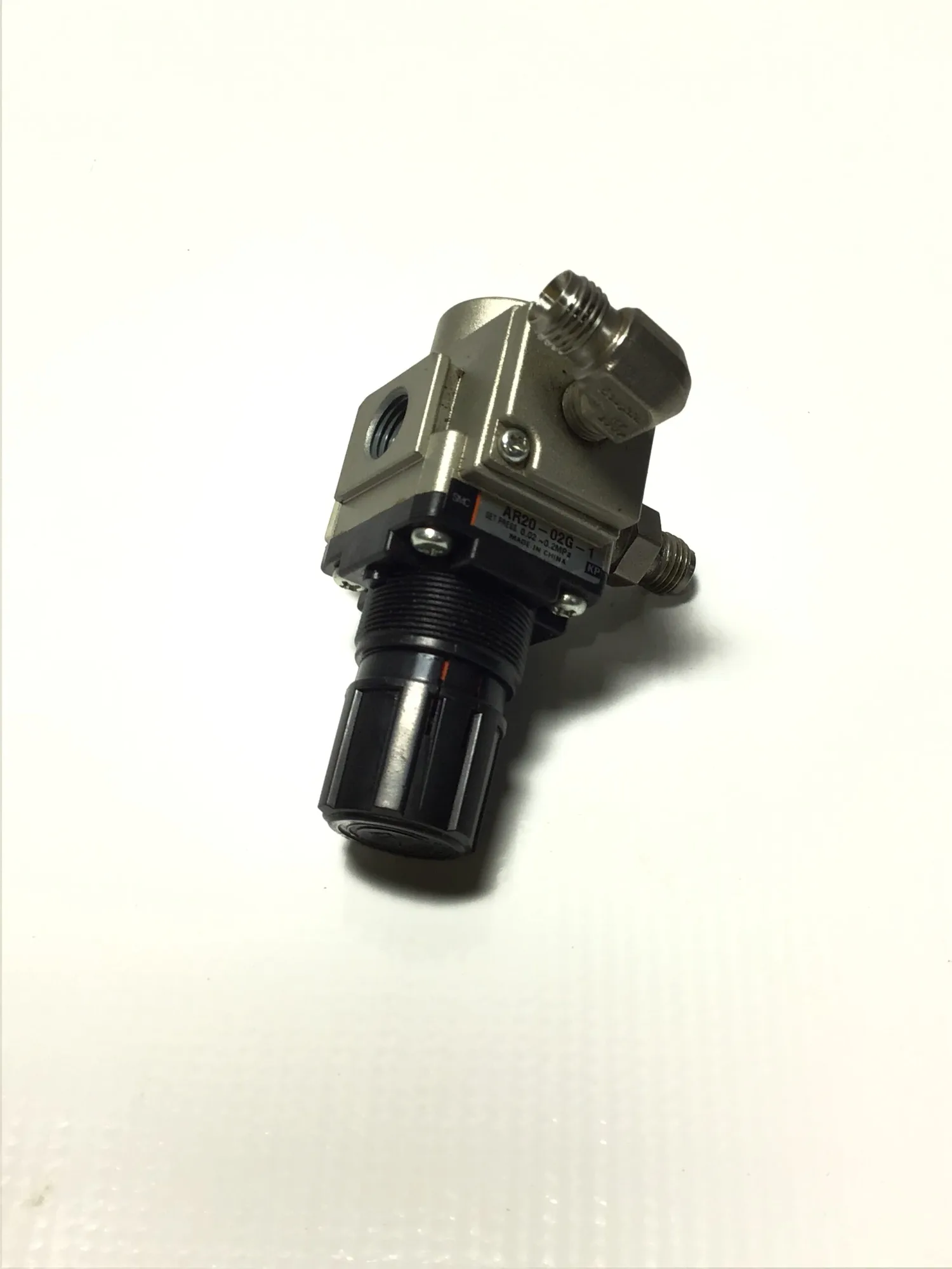SMC AR20-02G-1 Pneumatic Air Pressure Regulator