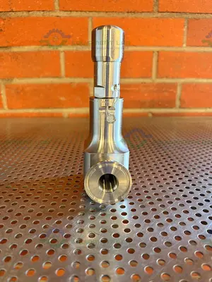 Used LESER 4814.7684 SPRING LOADED SANITARY SAFETY RELIEF VALVE W/1" SANITARY FITTING Valves/Fittings California US | Equipment Lab #1506523