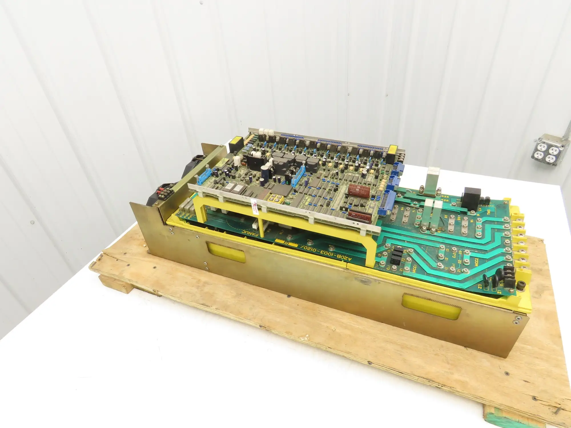 Fanuc A06B-6059-H222# H521 AC Spindle Servo Unit Has Cracks In Plastic READ Part