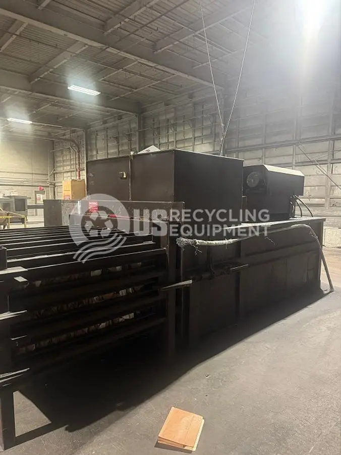 USED SEBRIGHT CUSTOM CLOSED DOOR HORIZONTAL