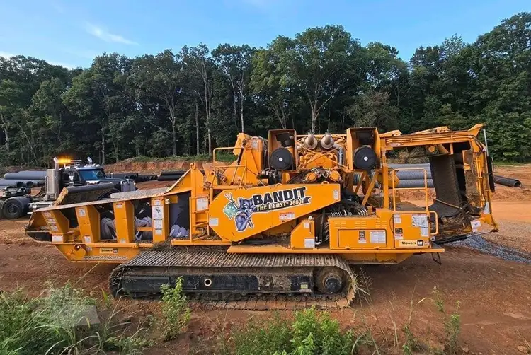 Used 2020 BANDIT 3680T BEAST RECYCLER Forestry Grinders Tennessee US | Big D Heavy Equipment #1557006