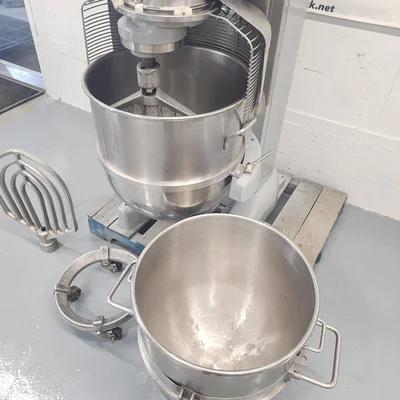 HOBART Mixer Model V1401 5hp /208volts/ 60hz 14 amps  # 4718