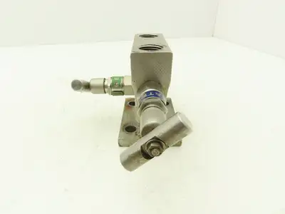Kenmac MSTB4NCT 3 Valve Differential Pressure Manifold SS Ball Tip 1/2" NPT