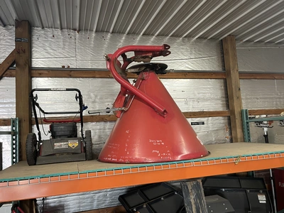 USED COSMO 500 FERTILIZER SPREADER