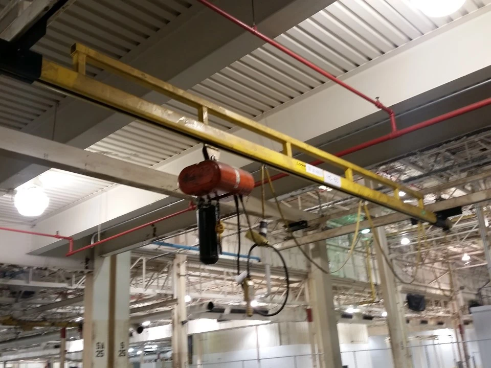 Loderail 1/2 Ton Floor Mounted Crane 18' Runway; 18' Bridge; 13'