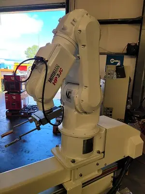 USED 2011 YASKAWA MOTOMAN HP3JC