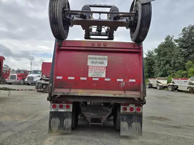 USED 2013 PETERBILT 365