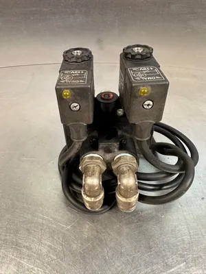 Aro A213SD-120-A Solenoid Air Cont. Valve 116-218-33 120V Coils (6E-8)