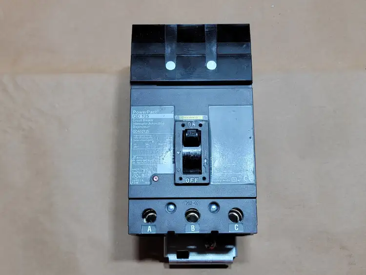 Used SQUARE D QDA32125 Switchgears British Columbia CA | Lenmark #835437