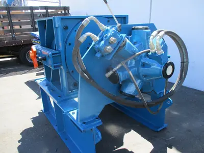 Radmark, single roll granite/rock crusher pulverizer w/hydraulic motor