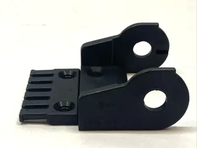 USED IGUS E-CHAIN MALE MOUNTING BRACKET W/ TIEWRAP PLATE LOT OF 2