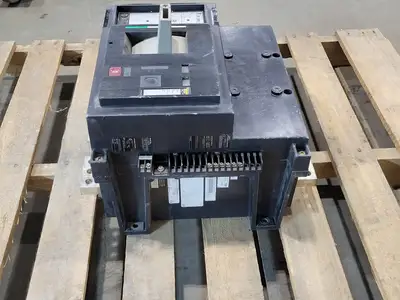 NEW MERLIN GERIN CM3200N