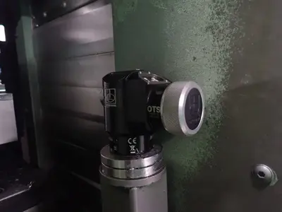 USED 2004 HAAS EC300