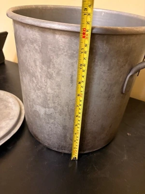 cooking pot