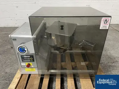 USED GlobePharma 16 Quart Globe Pharma Maxiblend Blender, Tote and Twin Shell