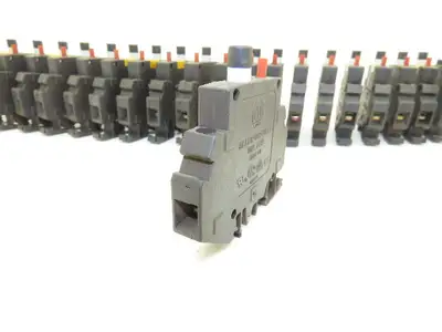 Allen Bradley 1492-GH100 Circuit Breaker 10A 125V Series B Style GH Lot of 21