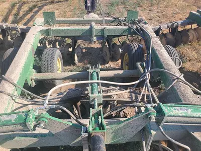 USED JOHN DEERE 650