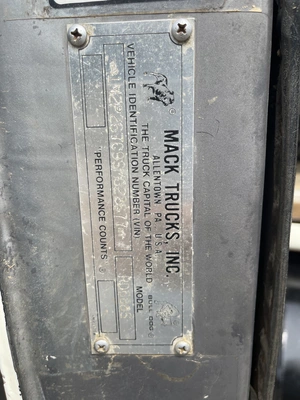 Used 1995 MACK RD688S TRI-AXLE Dump trucks Michigan US | Miedema Asset Management Group #1355014