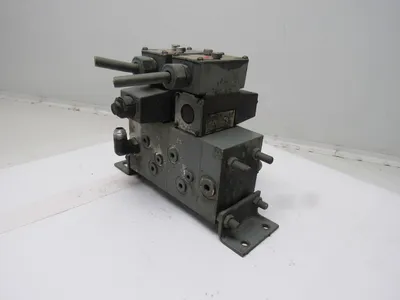 Double A QG-005-C-165B1-TSP 2 Pos Spring Offset Solenoid Valves Manifold 110V