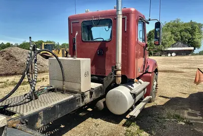 Used 2008 FREIGHTLINER COLUMBIA Conventional trucks Wisconsin US | Proxy Equipment #1385052